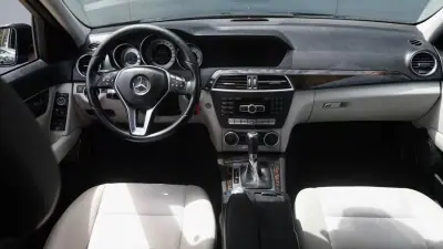 Mercedes-Benz C 220 2013 - 11500 EUR, 242000 km - 242000km - foto 20 de 23