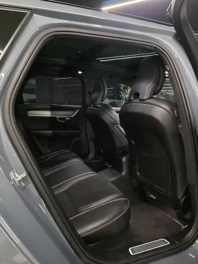 Volvo V90 2021 - 36750 EUR, 125000 km - AUTO.MOTO.pt - 125000km - foto 21 de 27
