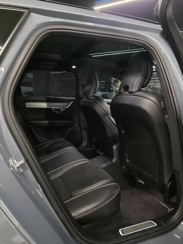 Volvo V90 2021 - 36750 EUR, 125000 km - AUTO.MOTO.pt - 125000km - foto 21 de 27