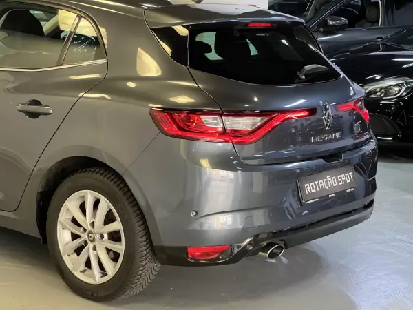 Renault Mégane 2016 - 11990 EUR, 140000 km - AUTO.MOTO.pt - 140000km - foto 36 de 41