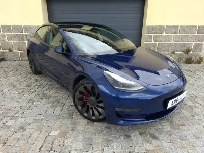 Tesla Model 3 2021 - 35990 EUR, 43640 km - AUTO.MOTO.pt - 43640km - foto 2 de 17