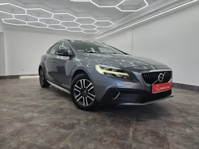 Volvo V40 Cross Country 2018 - 15000 EUR, 106816 km - 106816km - foto 2 de 40