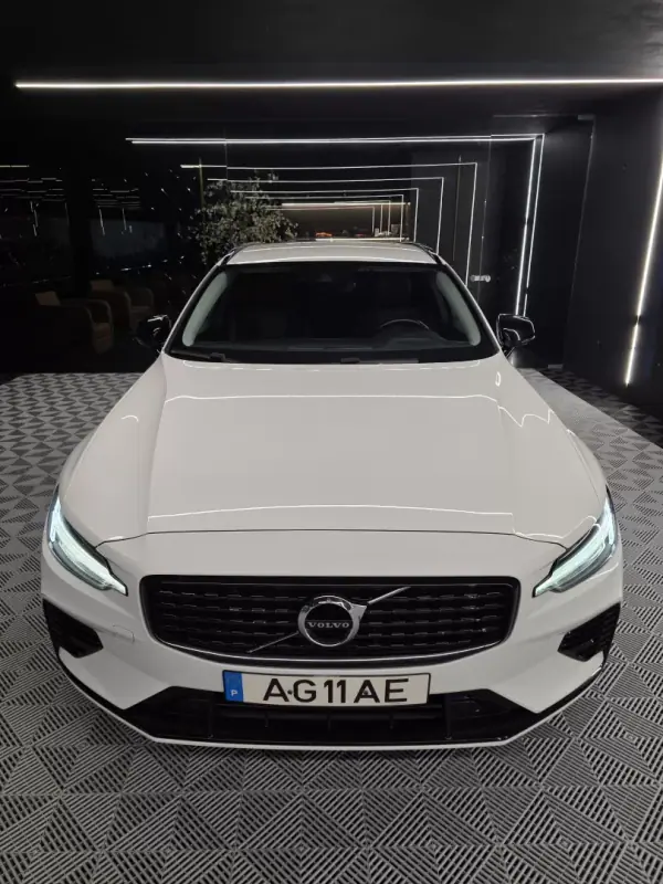 Volvo V60 2021 - 27750 EUR, 129000 km - AUTO.MOTO.pt - 129000km - foto 5 de 20