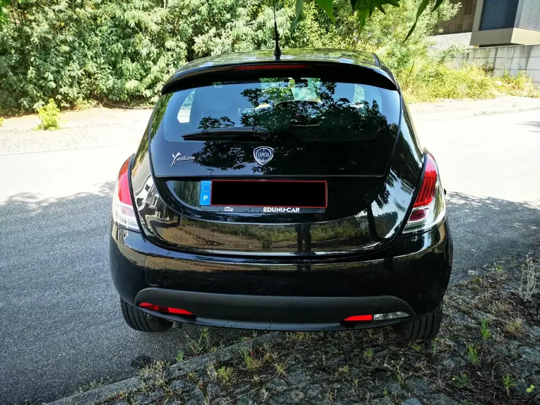 Lancia Ypsilon 2014 - 7500 EUR, 100000 km - AUTO.MOTO.pt - 100000km - foto 5 de 36
