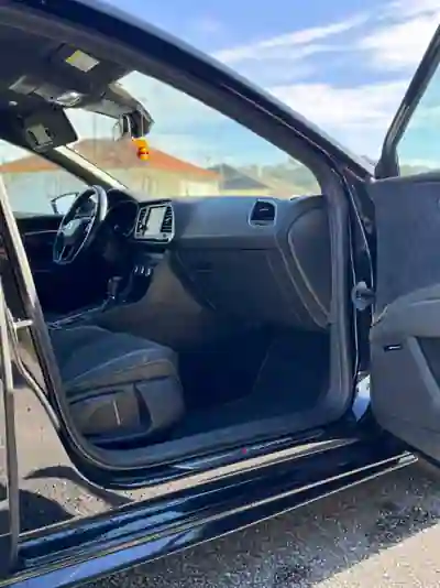 SEAT Leon 2017 - 25900 EUR, 97250 km - AUTO.MOTO.pt - 97250km - foto 9 de 12