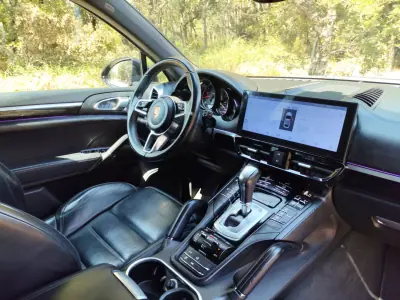 Porsche Cayenne 2015 - 35900 EUR, 206900 km - AUTO.MOTO.pt - 206900km - foto 27 de 27