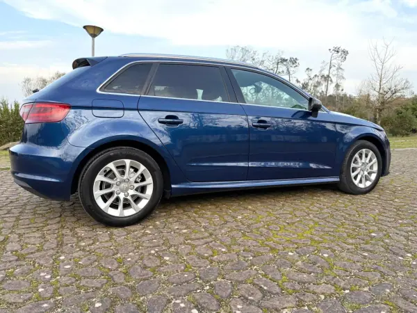 Audi A3 Sportback 2013 - 13500 EUR, 207000 km - AUTO.MOTO.pt - 207000km - foto 16 de 18