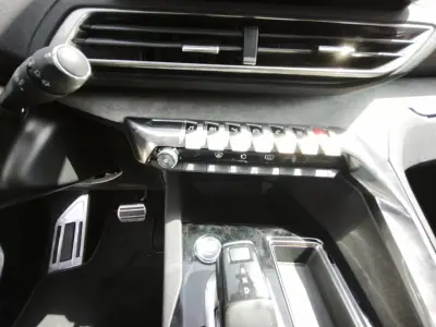 Peugeot 3008 2021 - 25600 EUR, 55789 km - AUTO.MOTO.pt - 55789km - foto 13 de 23