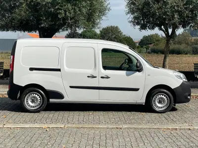 Renault Kangoo 1.5 dCi Longa IVA Dedutível 2021 - 13900 EUR, 151000 km - AUTO.MOTO.pt - 151000km - foto 5 de 27