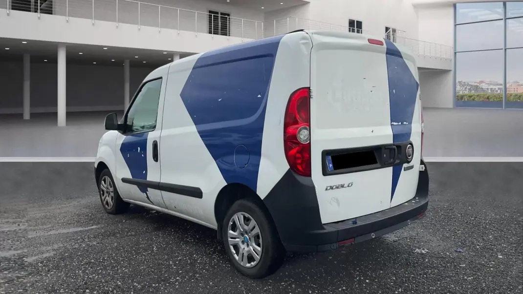 Fiat Doblo 1.3 MJ Easy 3 L 2020 - 7999 EUR, 183000 km - AUTO.MOTO.pt - 183000km - foto 4 de 8