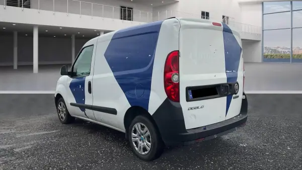Fiat Doblo 1.3 MJ Easy 3 L 2020 - 7999 EUR, 183000 km - AUTO.MOTO.pt - 183000km - foto 4 de 8