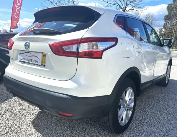 Nissan Qashqai 2017 - 17750 EUR, 67800 km - AUTO.MOTO.pt - 67800km - foto 4 de 17