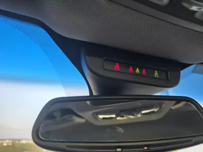 Alfa Romeo Giulietta 2015 - 13500 EUR, 148000 km - AUTO.MOTO.pt - 148000km - foto 49 de 49