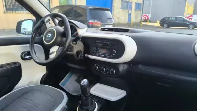 Renault Twingo 2014 - 6900 EUR, 150000 km - AUTO.MOTO.pt - 150000km - foto 9 de 14