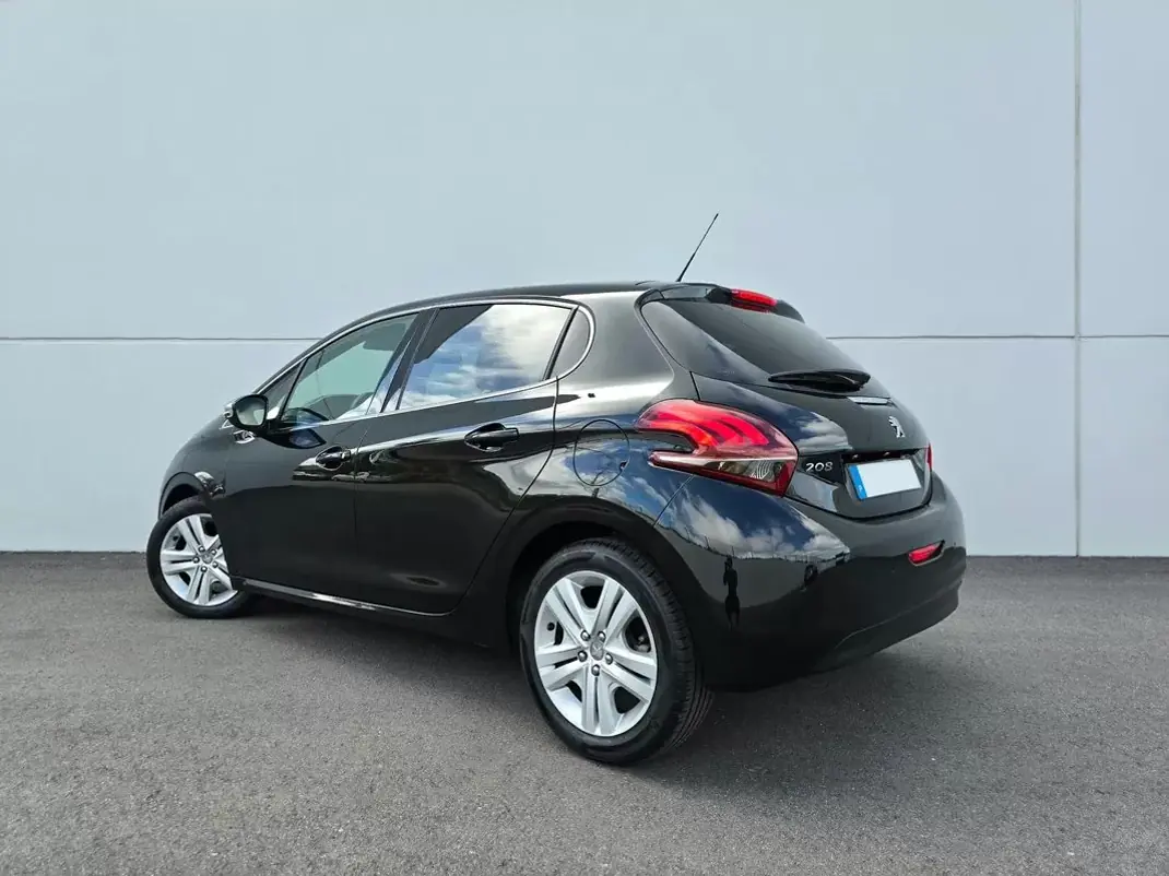 Peugeot 208 2019 - 9750 EUR, 75000 km - AUTO.MOTO.pt - 75000km - foto 7 de 37