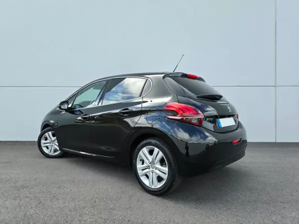 Peugeot 208 2019 - 9750 EUR, 75000 km - AUTO.MOTO.pt - 75000km - foto 7 de 37