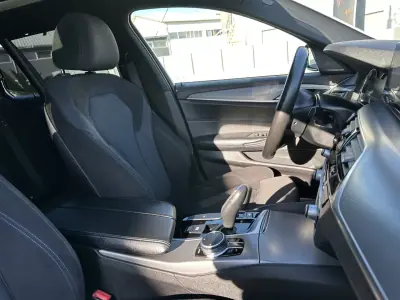 BMW 520 2018 - 28000 EUR, 217000 km - AUTO.MOTO.pt - 217000km - foto 62 de 67