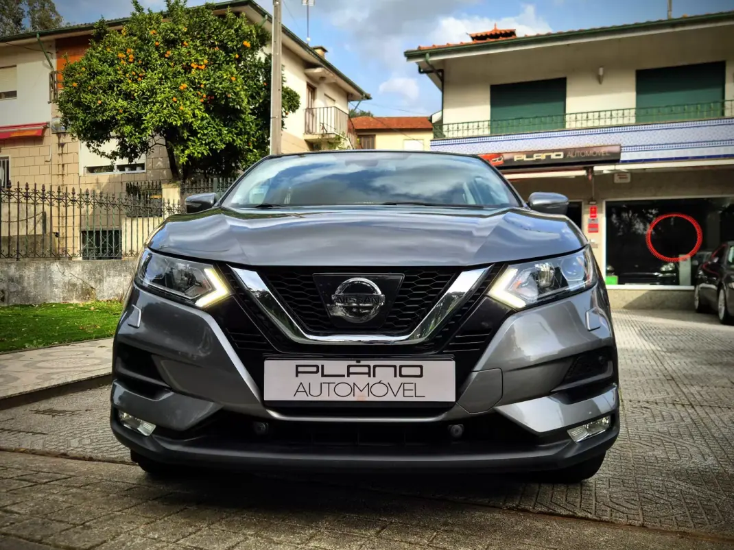 Nissan Qashqai 2017 - 18000 EUR, 112000 km - AUTO.MOTO.pt - 112000km - foto 2 de 20