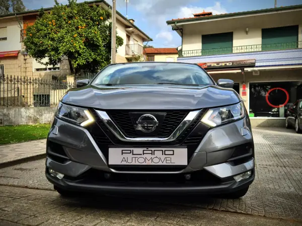 Nissan Qashqai 2017 - 18000 EUR, 112000 km - AUTO.MOTO.pt - 112000km - foto 2 de 20