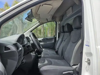 Citroën Jumpy 2011 - 8250 EUR, 285000 km - AUTO.MOTO.pt - 285000km - foto 6 de 10