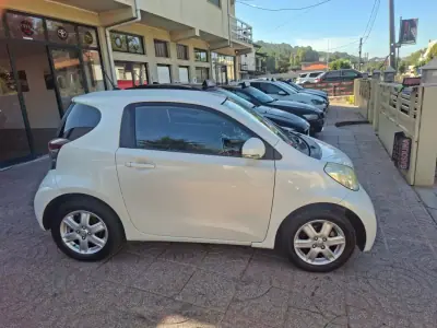 Toyota iQ 2009 - 7900 EUR, 156884 km - 156884km - foto 5 de 27