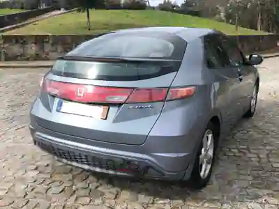 Honda Civic 2008 - 3500 EUR, 249000 km - AUTO.MOTO.pt - 249000km - foto 4 de 8