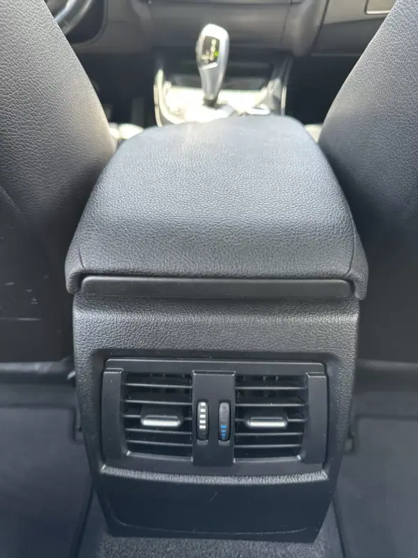 BMW 118 2015 - 16000 EUR, 220000 km - AUTO.MOTO.pt - 220000km - foto 56 de 65