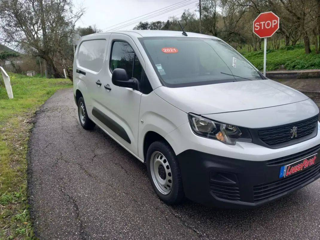 Peugeot Partner 1.5 BlueHDI Pro Longa 3L 2021 - 12900 EUR, 154760 km - AUTO.MOTO.pt - 154760km - foto 8 de 12