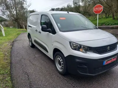 Peugeot Partner 1.5 BlueHDI Pro Longa 3L 2021 - 12900 EUR, 154760 km - AUTO.MOTO.pt - 154760km - foto 8 de 12