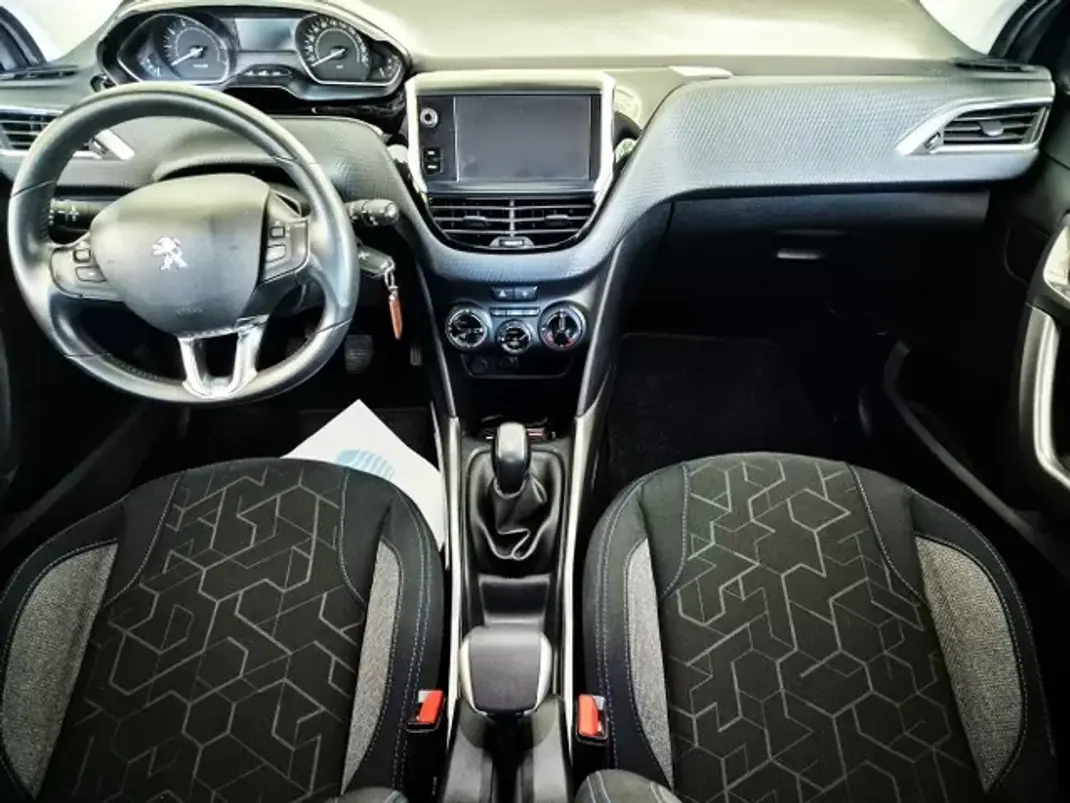 Peugeot 2008 2018 - 10750 EUR, 94500 km - 94500km - foto 4 de 7