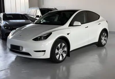Tesla Model Y 2023 — foto 3 de 10
