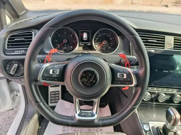 Volkswagen Golf 2014 - 17500 EUR, 162848 km - AUTO.MOTO.pt - 162848km - foto 17 de 57