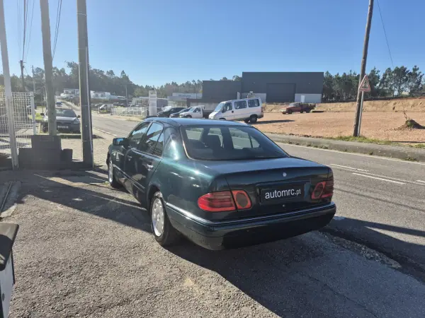 Mercedes-Benz E 220 1997 - 3900 EUR, 500000 km - AUTO.MOTO.pt - 500000km - foto 8 de 28