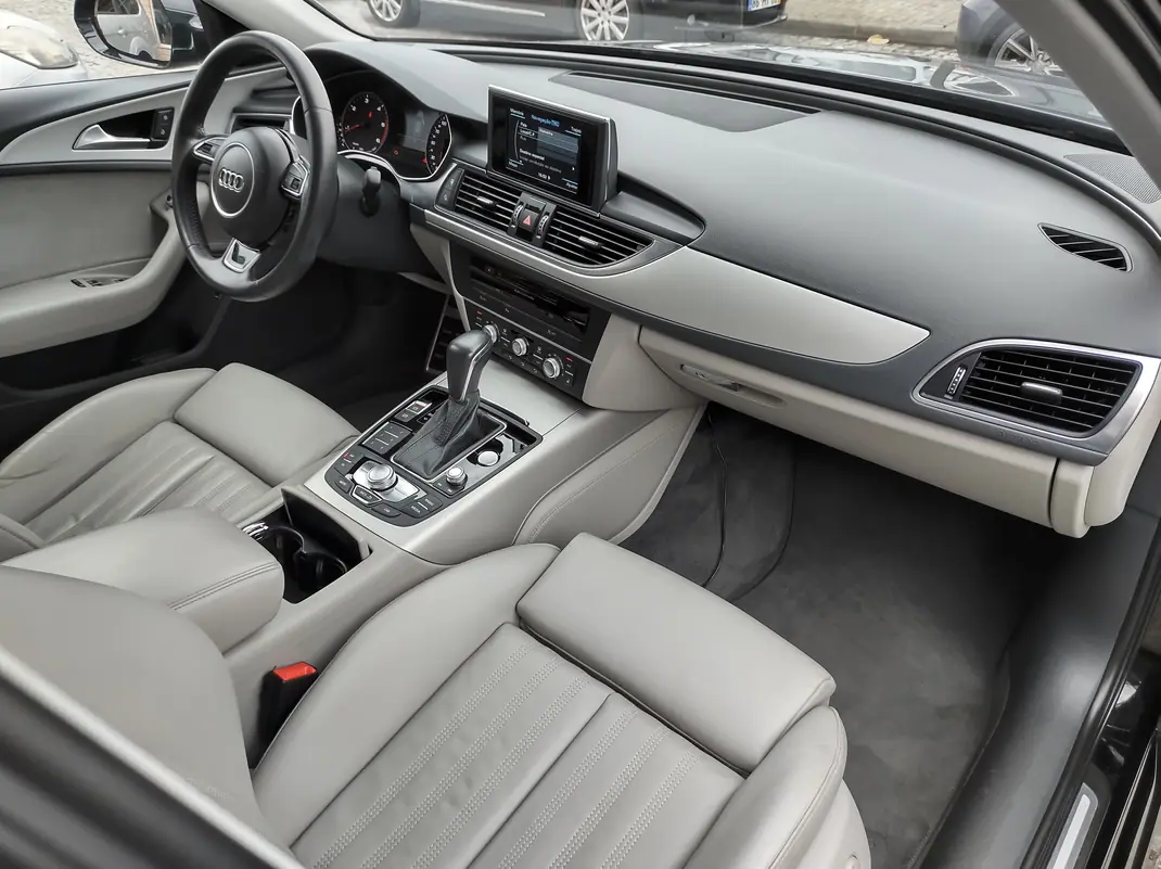 Audi A6 Avant 2017 - 22900 EUR, 175000 km - AUTO.MOTO.pt - 175000km - foto 12 de 15