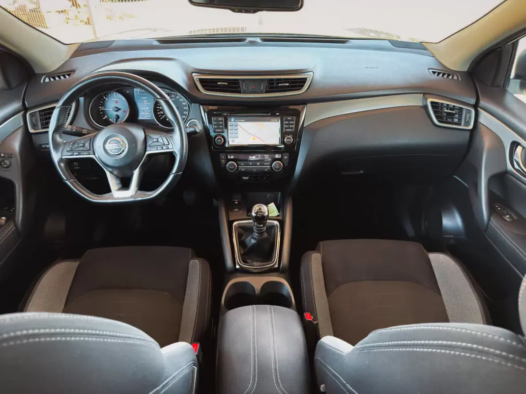 Nissan Qashqai 2017 - 16500 EUR, 140072 km - 140072km - foto 12 de 17