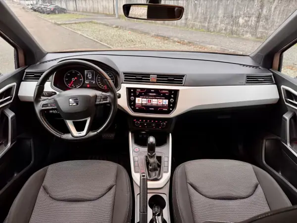 SEAT Arona 2018 - 18500 EUR, 136000 km - AUTO.MOTO.pt - 136000km - foto 15 de 28