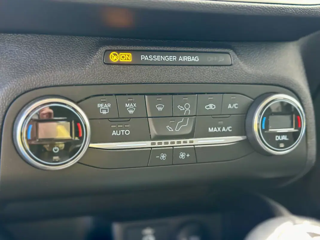 Ford Focus 2019 - 13990 EUR, 83000 km - AUTO.MOTO.pt - 83000km - foto 50 de 51