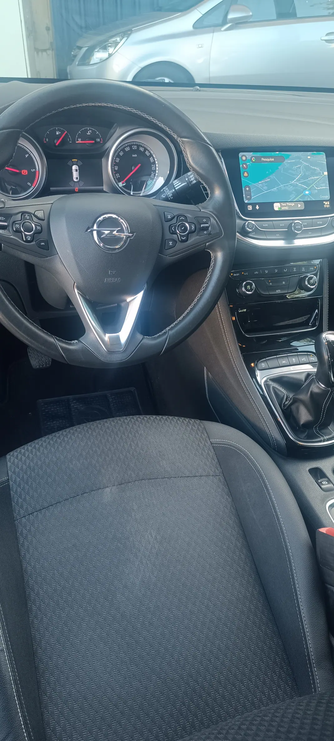 Opel Astra Sports Tourer 2017 - 7740 EUR, 160 km - AUTO.MOTO.pt - 160km - foto 5 de 9