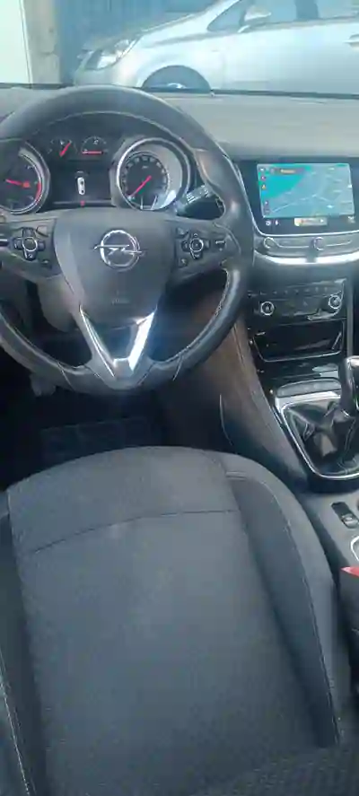 Opel Astra Sports Tourer 2017 - 7740 EUR, 160 km - AUTO.MOTO.pt - 160km - foto 5 de 9