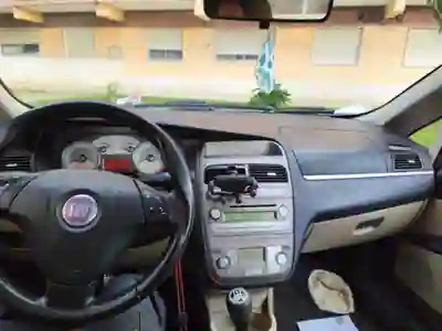 Fiat Linea 2007 - 2900 EUR, 185000 km - AUTO.MOTO.pt - 185000km - foto 11 de 12