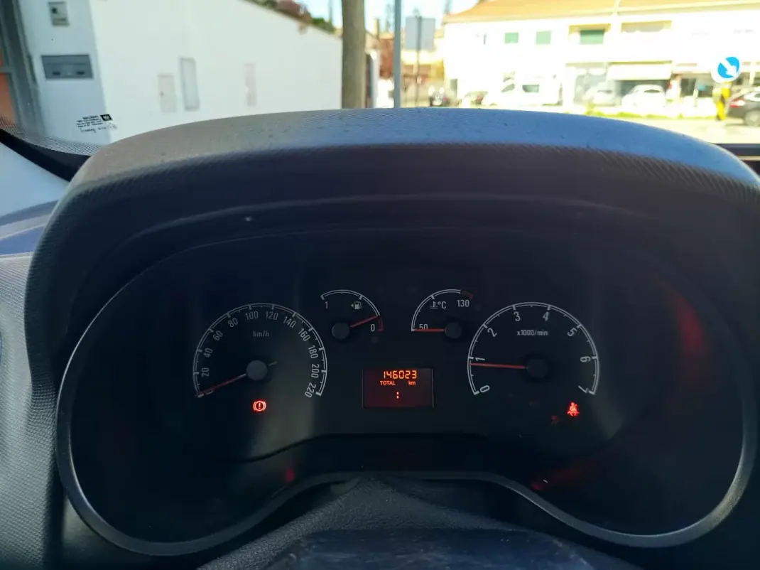 Opel Combo 2014 - 8490 EUR, 146000 km - AUTO.MOTO.pt - 146000km - foto 14 de 16