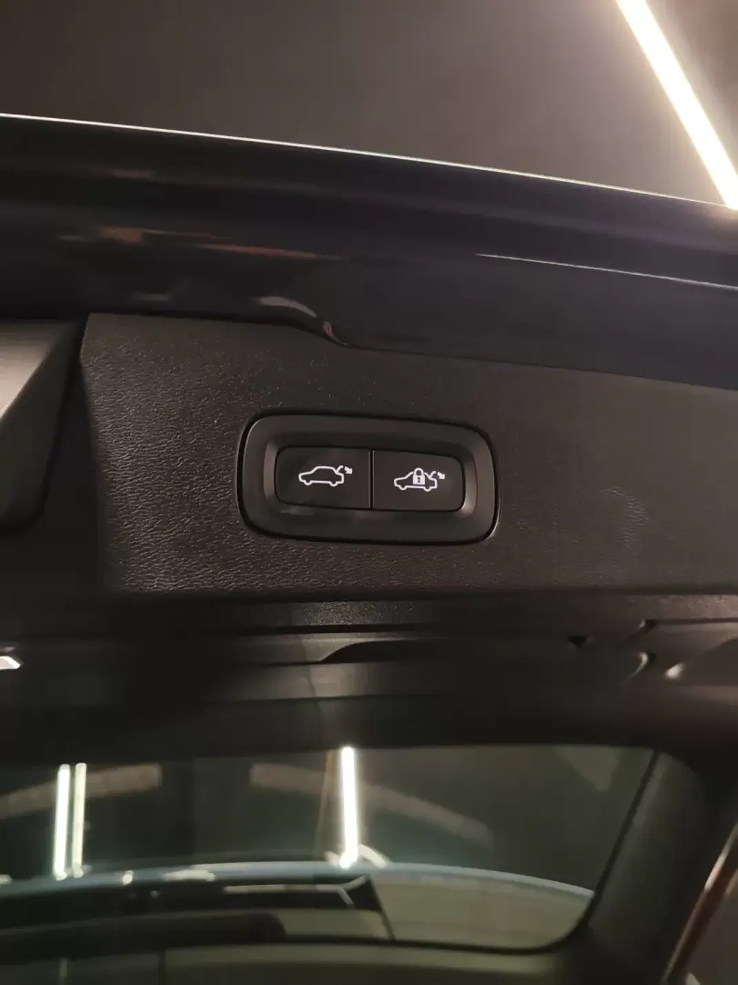 Volvo V60 2021 - 29750 EUR, 109907 km - AUTO.MOTO.pt - 109907km - foto 17 de 17