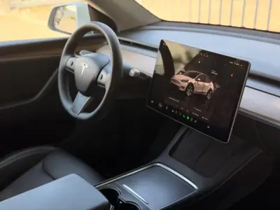 Tesla Model Y 2023 — foto 4 de 10