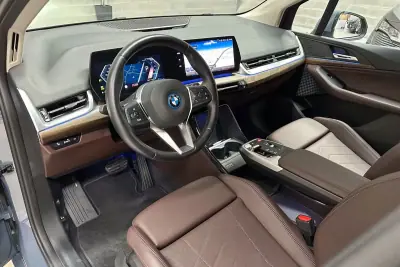 BMW 230xe Active Tourer 2023 - 33950 EUR, 37276 km - AUTO.MOTO.pt - 37276km - foto 9 de 60