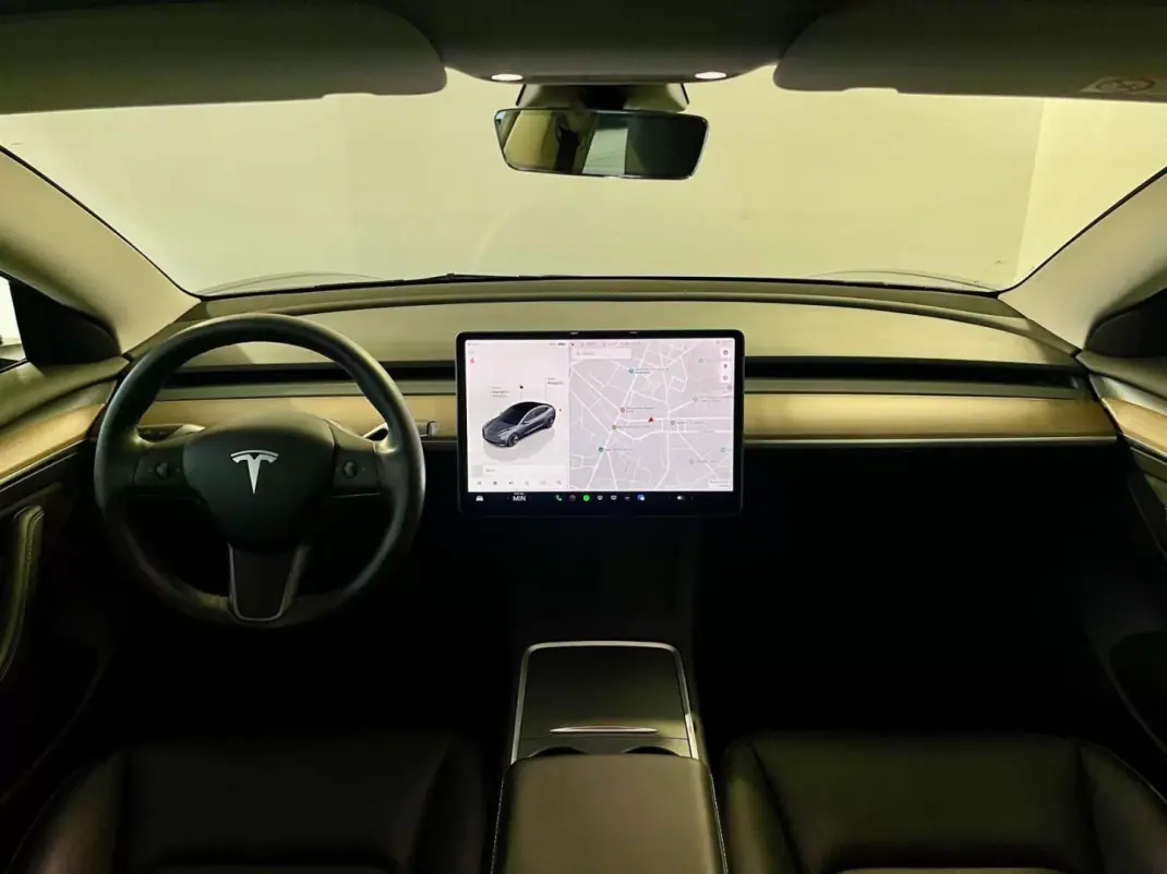 Tesla Model 3 2022 - 29500 EUR, 56000 km - AUTO.MOTO.pt - 56000km - foto 4 de 42
