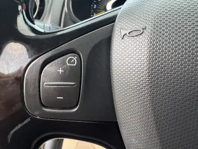 Renault Clio Sport Tourer 2015 - 8990 EUR, 211000 km - AUTO.MOTO.pt - 211000km - foto 27 de 33