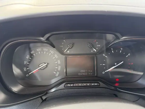 Citroën Berlingo 2021 - 10870 EUR, 166890 km - AUTO.MOTO.pt - 166890km - foto 11 de 16