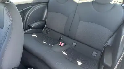 MINI One 2008 - 5950 EUR, 160000 km - AUTO.MOTO.pt - 160000km - foto 11 de 13