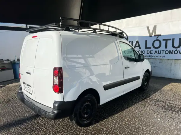 Peugeot Partner 2016 - 6950 EUR, 215000 km - AUTO.MOTO.pt - 215000km - foto 5 de 6