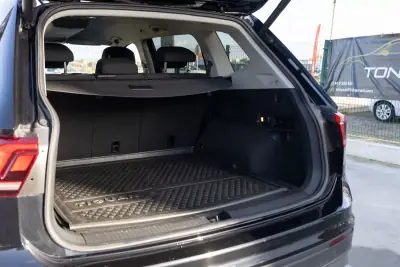 Volkswagen Tiguan Allspace 2018 - 29890 EUR, 105000 km - AUTO.MOTO.pt - 105000km - foto 36 de 41